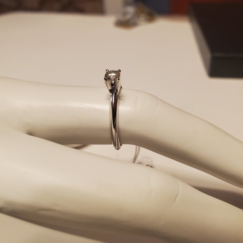 Brand new  14K white gold Solitaire diamond engage - Picture 2 of 7